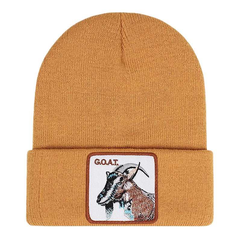 Ribbstickad brun mössa med get på