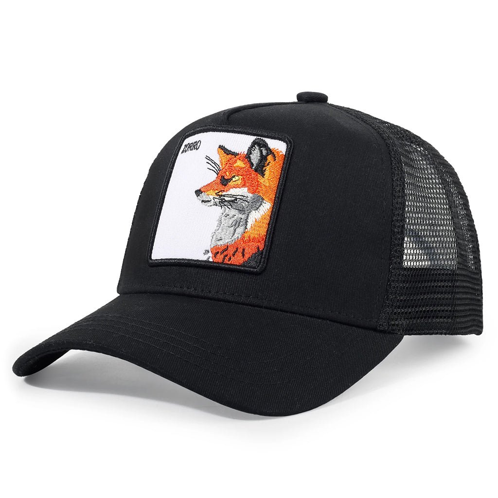 Svart keps med räv på och texten zorro broderad på tygpatch framtill