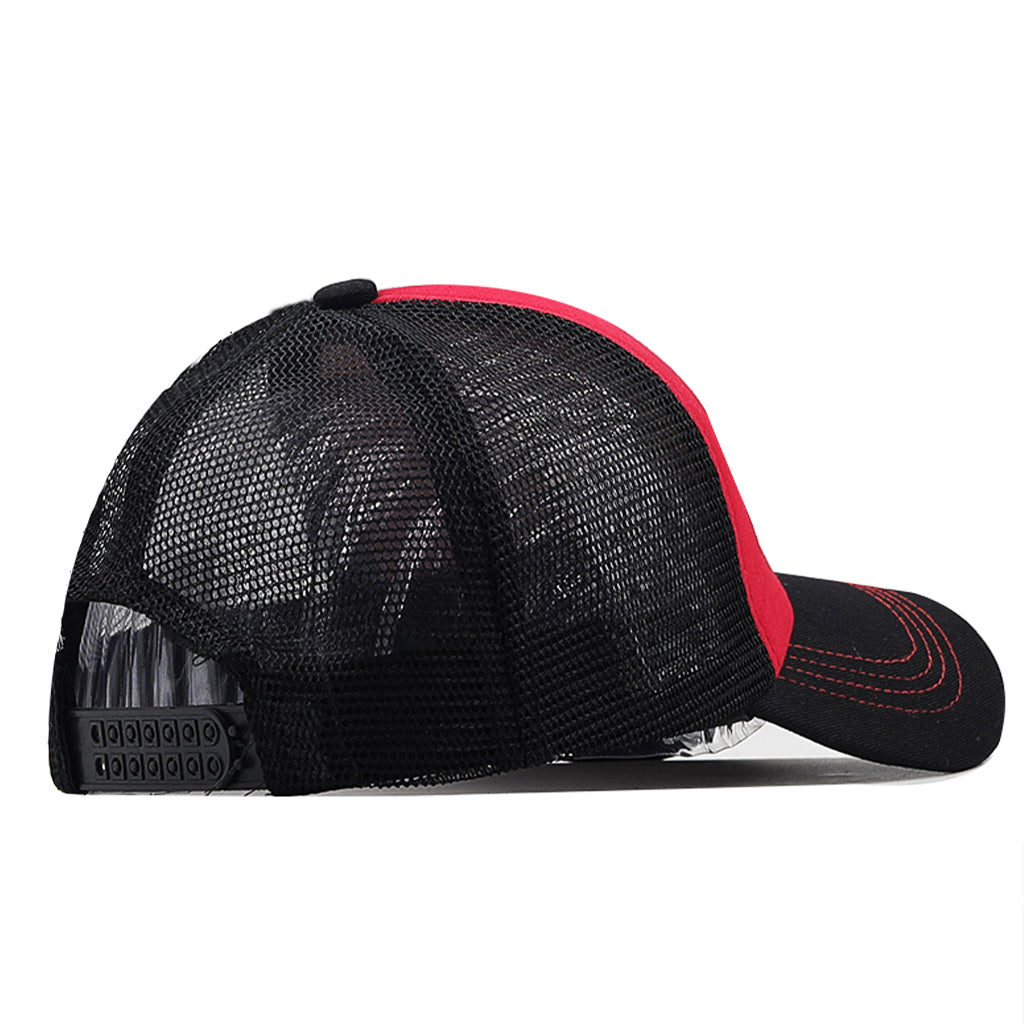 Röd keps med svart skärm