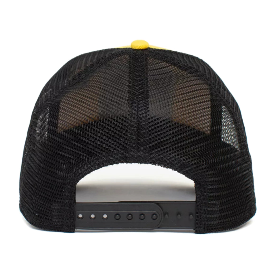 Svart- och gulfärgad trucker keps med ett svart får på