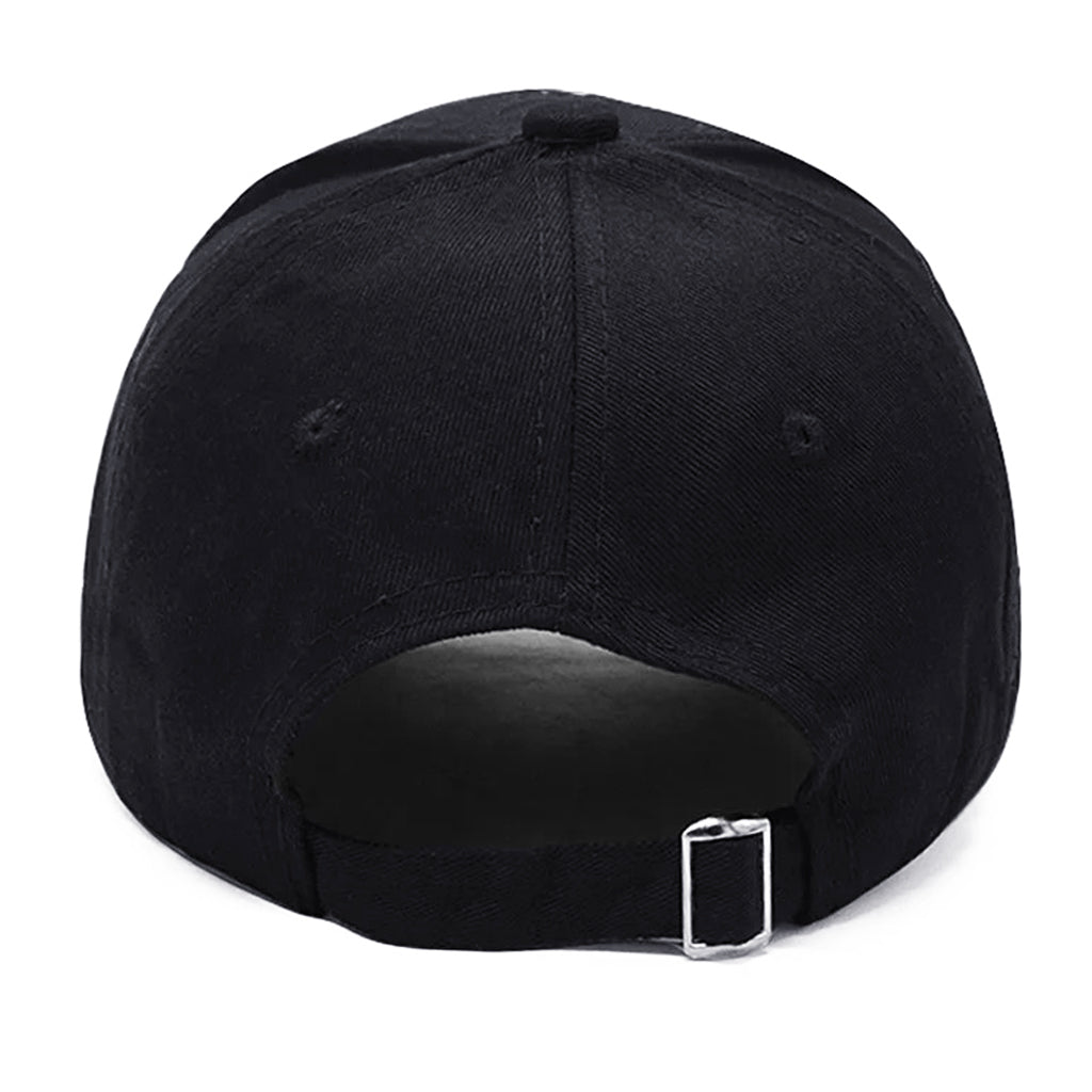 Svart herrkeps med kors på framsidan