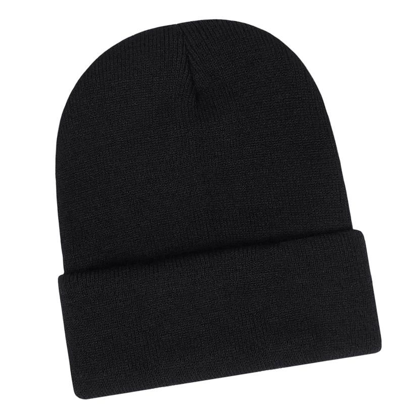 Ribbstickad svart mössa