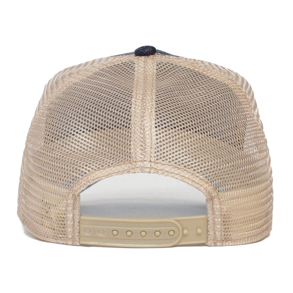 Trucker keps med tvättbjörn på och texten BANDIT