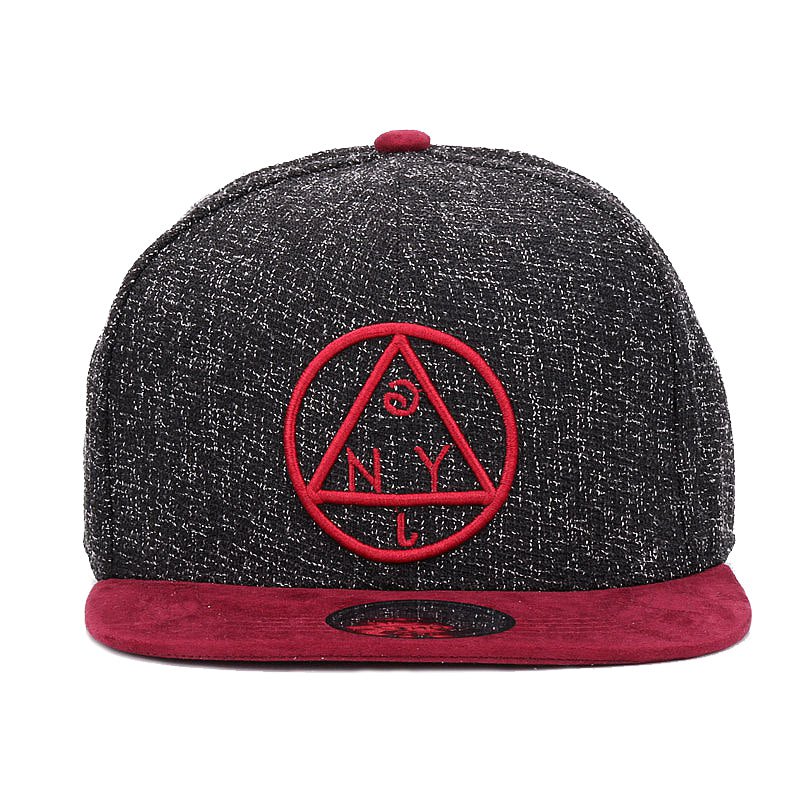 NY Triangle Svart/Röd Snapback