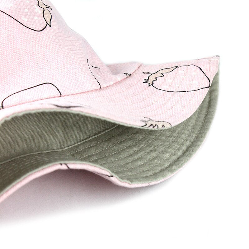 Pink Strawberries Foldable Rosa Bucket